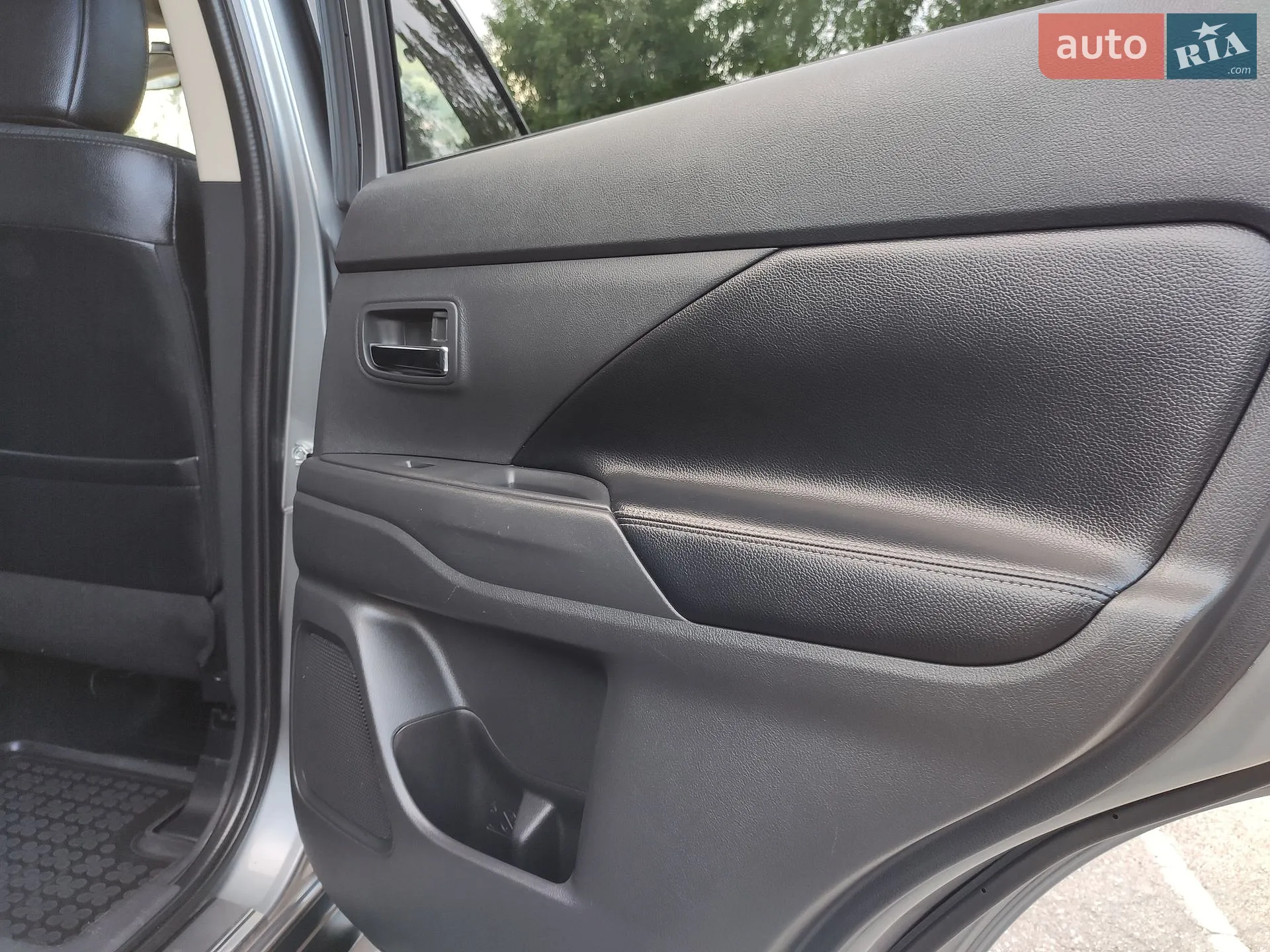 2015 Mitsubishi Outlander - мініатюра 38