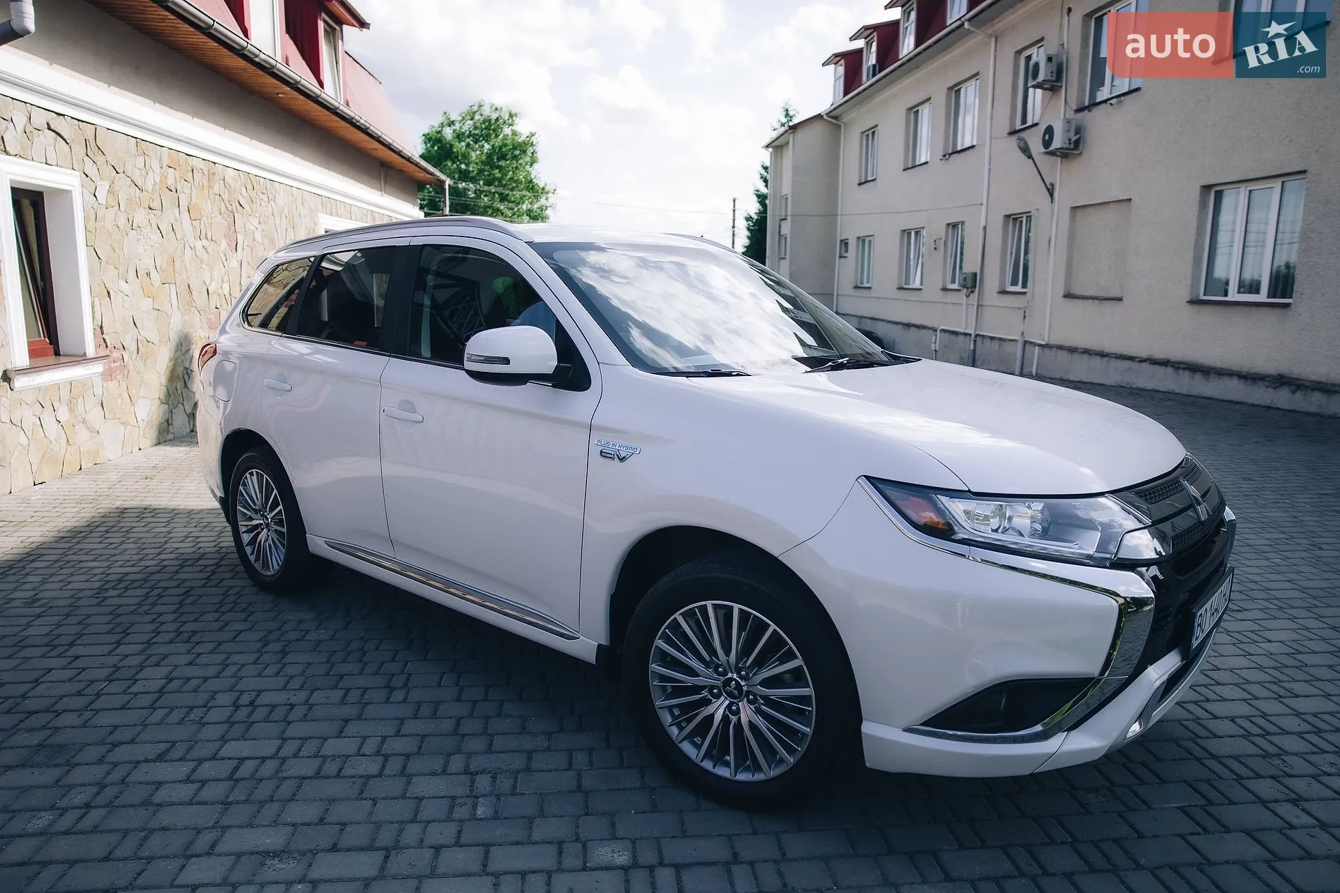 2020 Mitsubishi Outlander - мініатюра 3