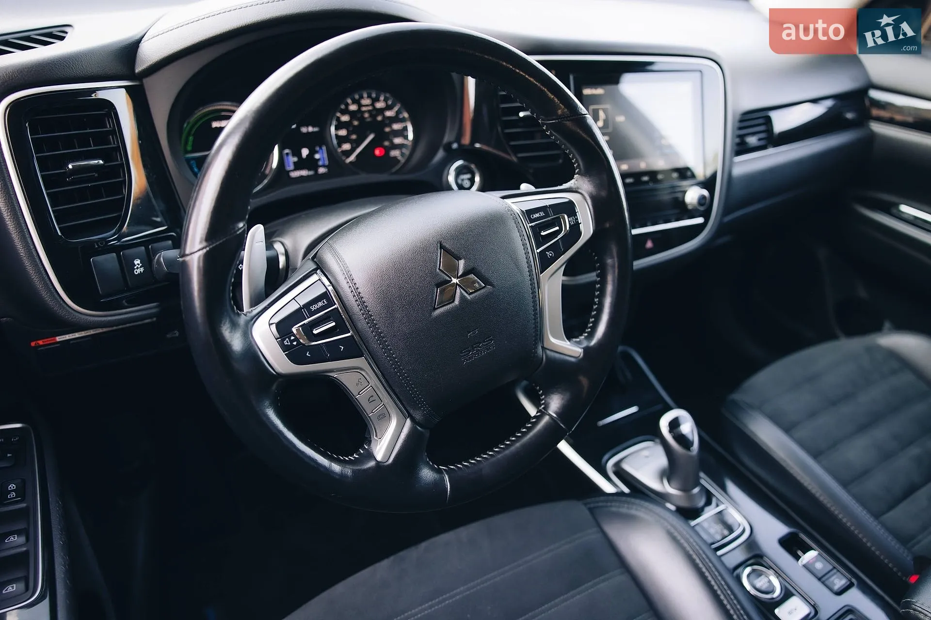 2020 Mitsubishi Outlander - мініатюра 13
