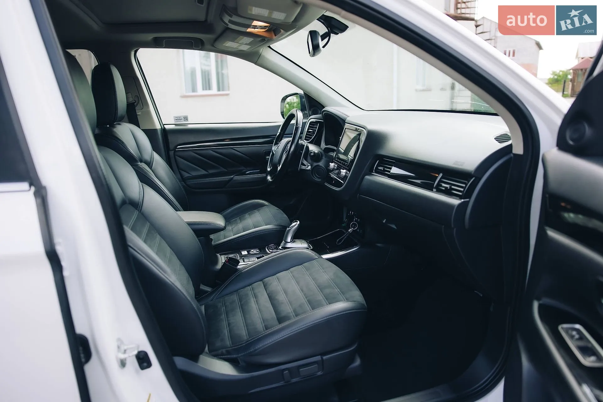 2020 Mitsubishi Outlander - мініатюра 32