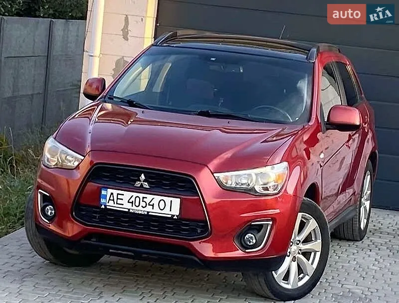 2012 Mitsubishi Outlander - фото 1
