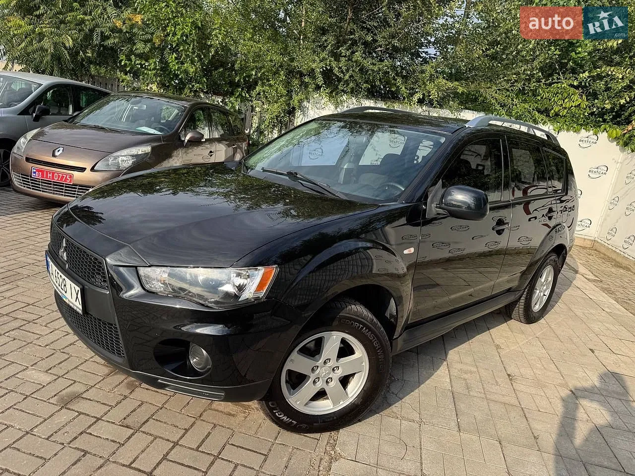 2010 Mitsubishi Outlander - фото 1