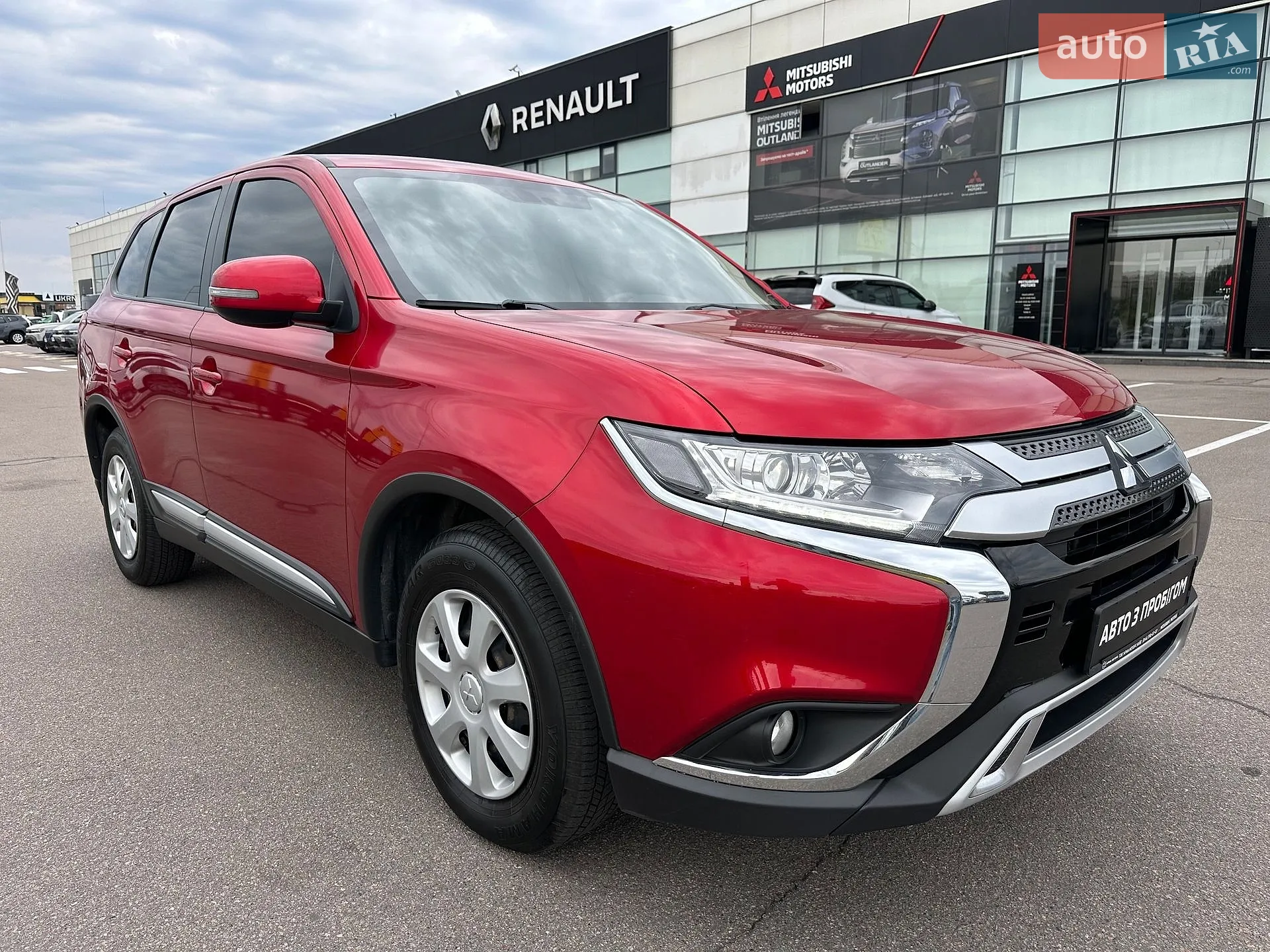 2020 Mitsubishi Outlander - мініатюра 2