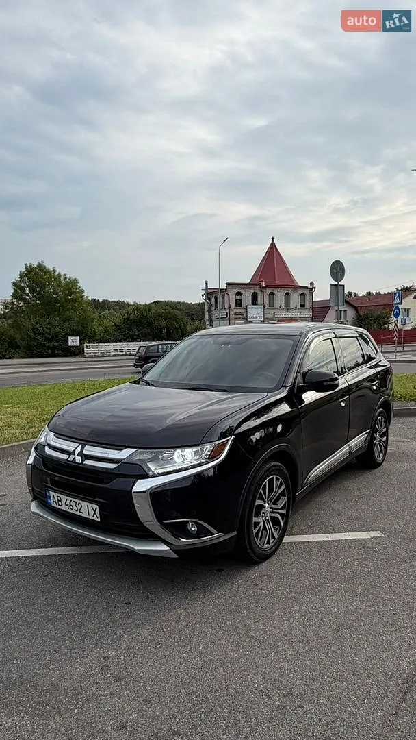 2015 Mitsubishi Outlander - фото 1