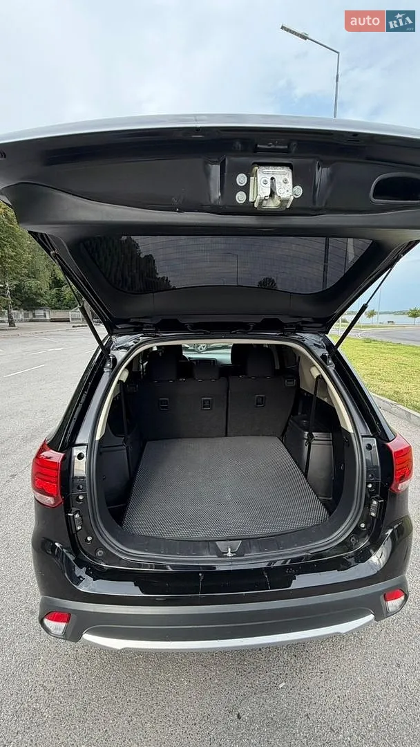 2015 Mitsubishi Outlander - мініатюра 16