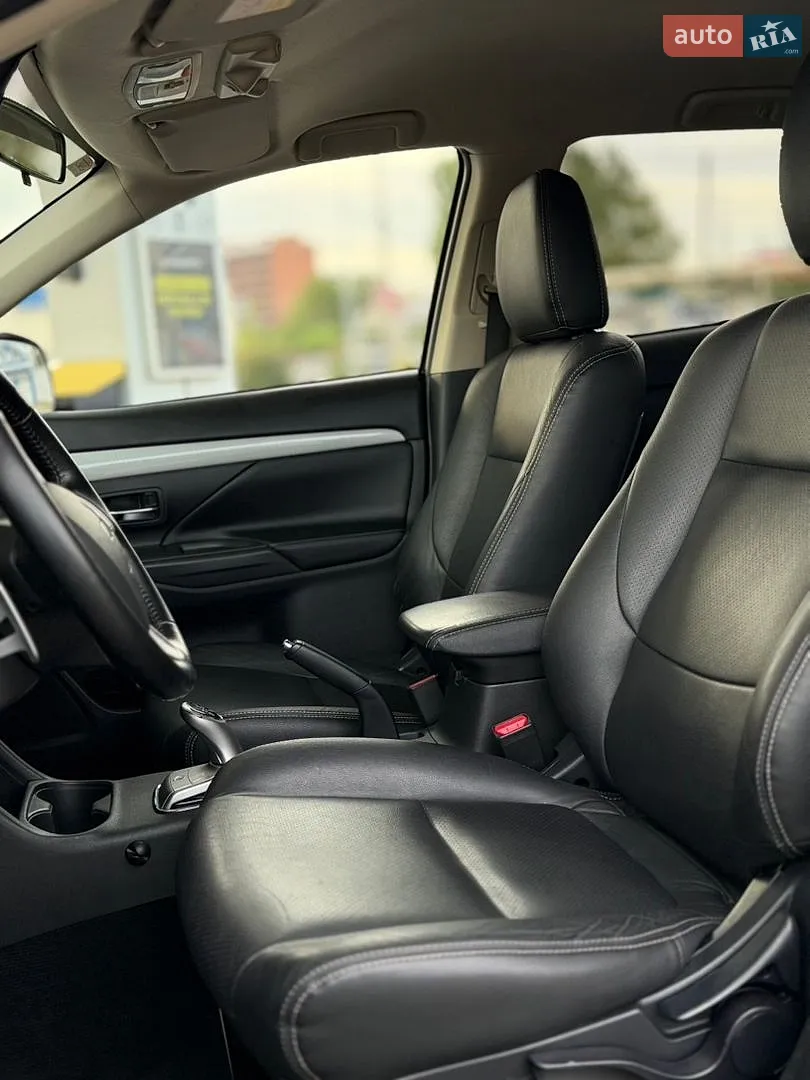 2014 Mitsubishi Outlander - мініатюра 11