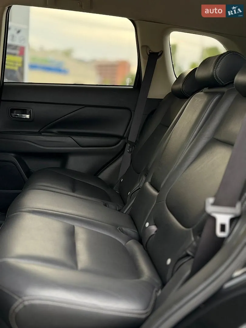 2014 Mitsubishi Outlander - мініатюра 17