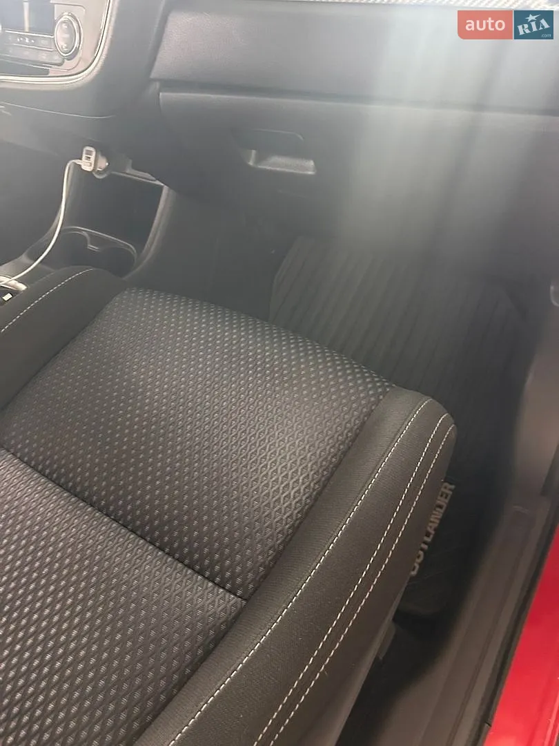 2015 Mitsubishi Outlander - мініатюра 10