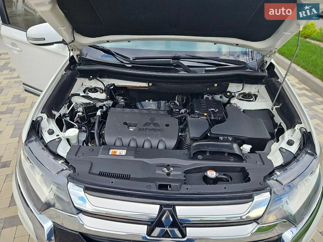 2018 Mitsubishi Outlander - мініатюра 15