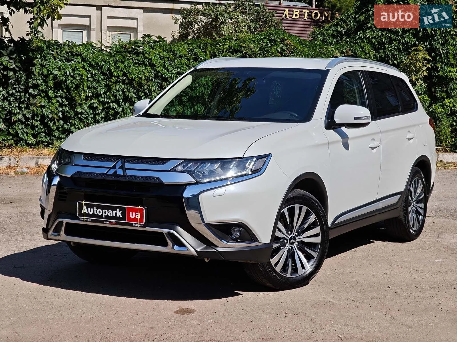 2021 Mitsubishi Outlander - мініатюра 5