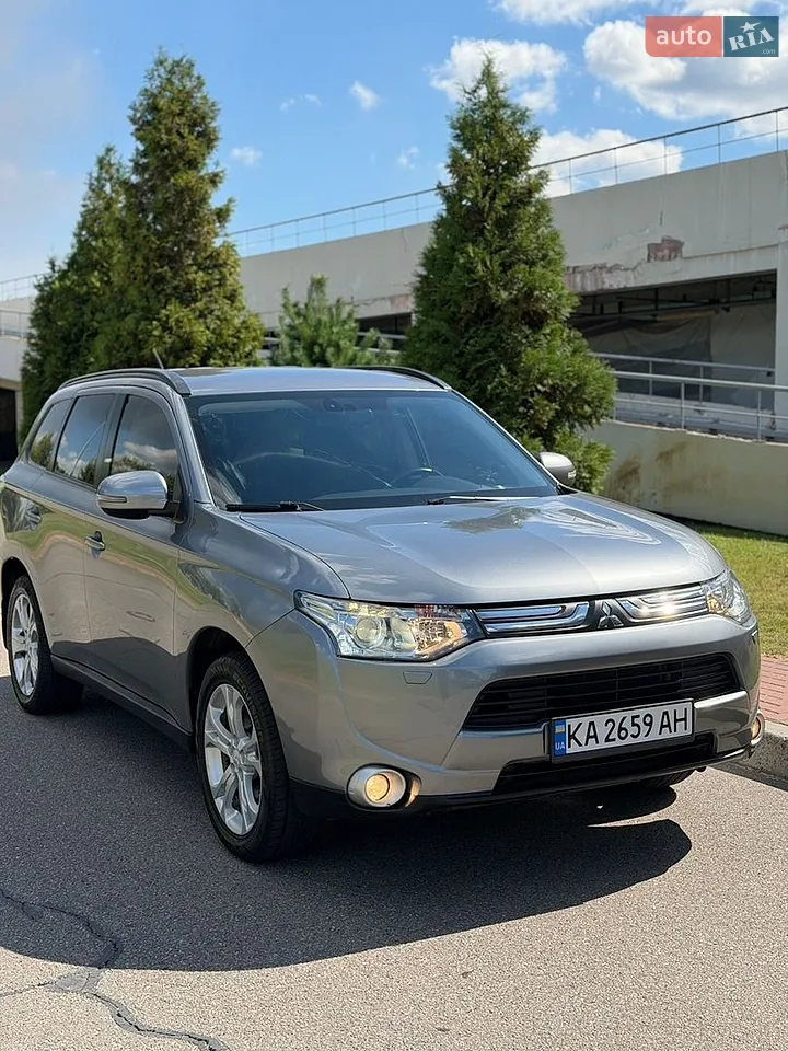 2013 Mitsubishi Outlander - мініатюра 27