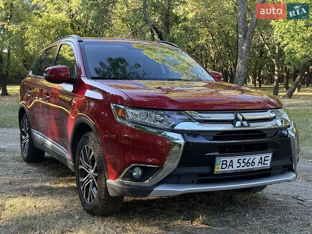 2016 Mitsubishi Outlander - фото 1