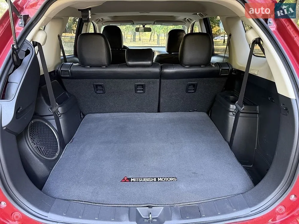 2016 Mitsubishi Outlander - мініатюра 13