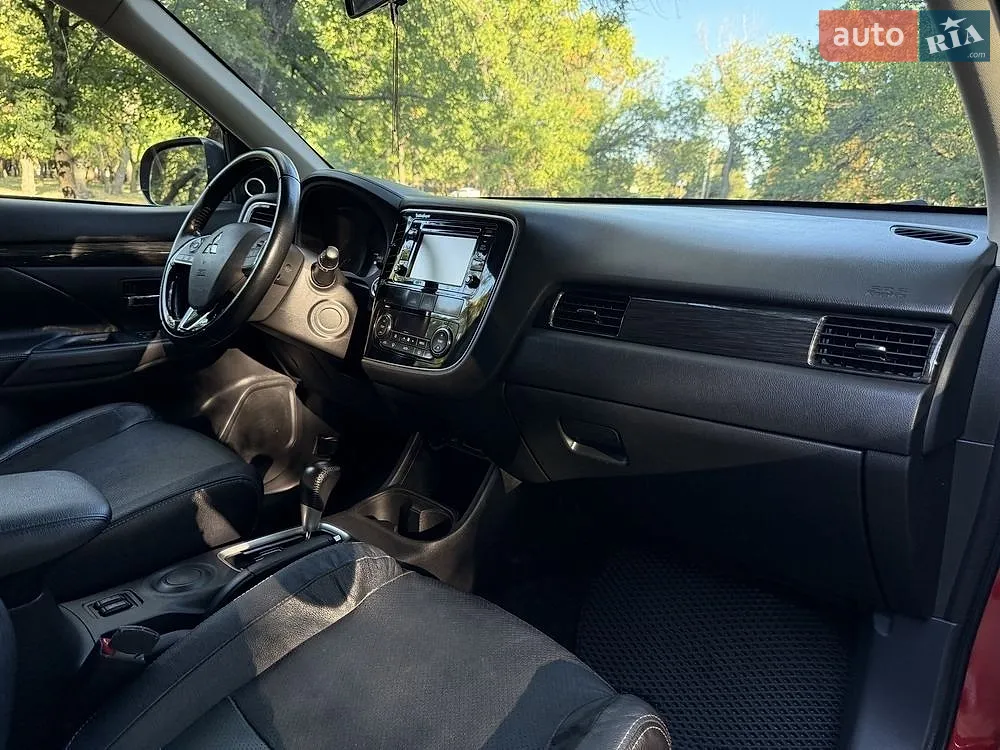 2016 Mitsubishi Outlander - мініатюра 21