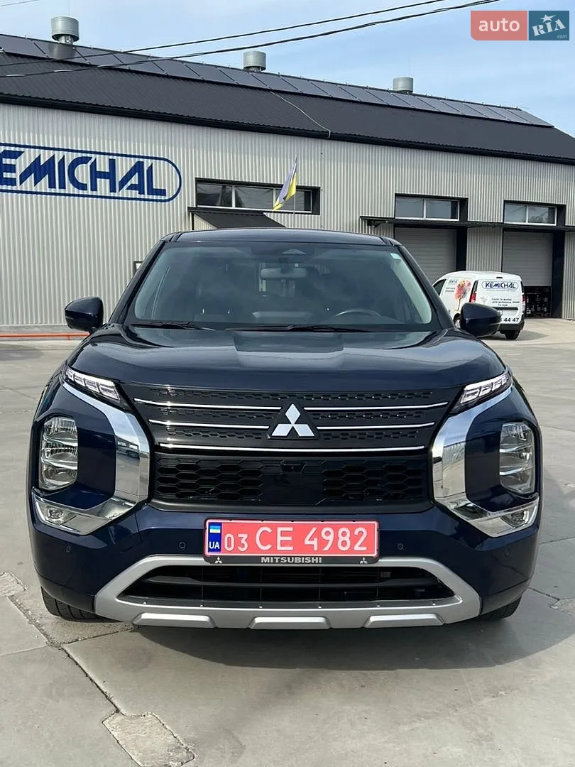 2022 Mitsubishi Outlander - мініатюра 5
