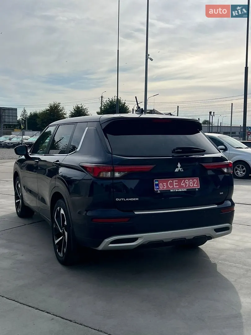 2022 Mitsubishi Outlander - мініатюра 19