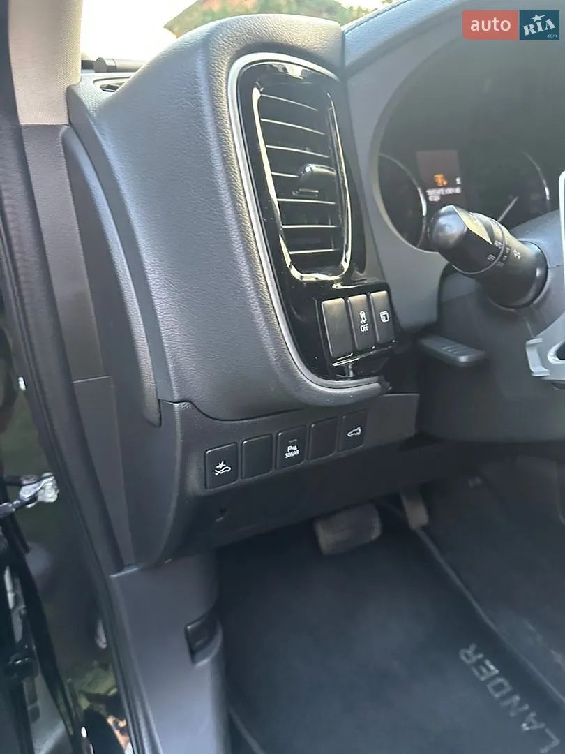 2020 Mitsubishi Outlander - мініатюра 19