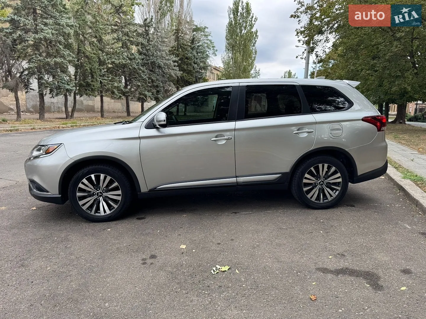 2019 Mitsubishi Outlander - мініатюра 7