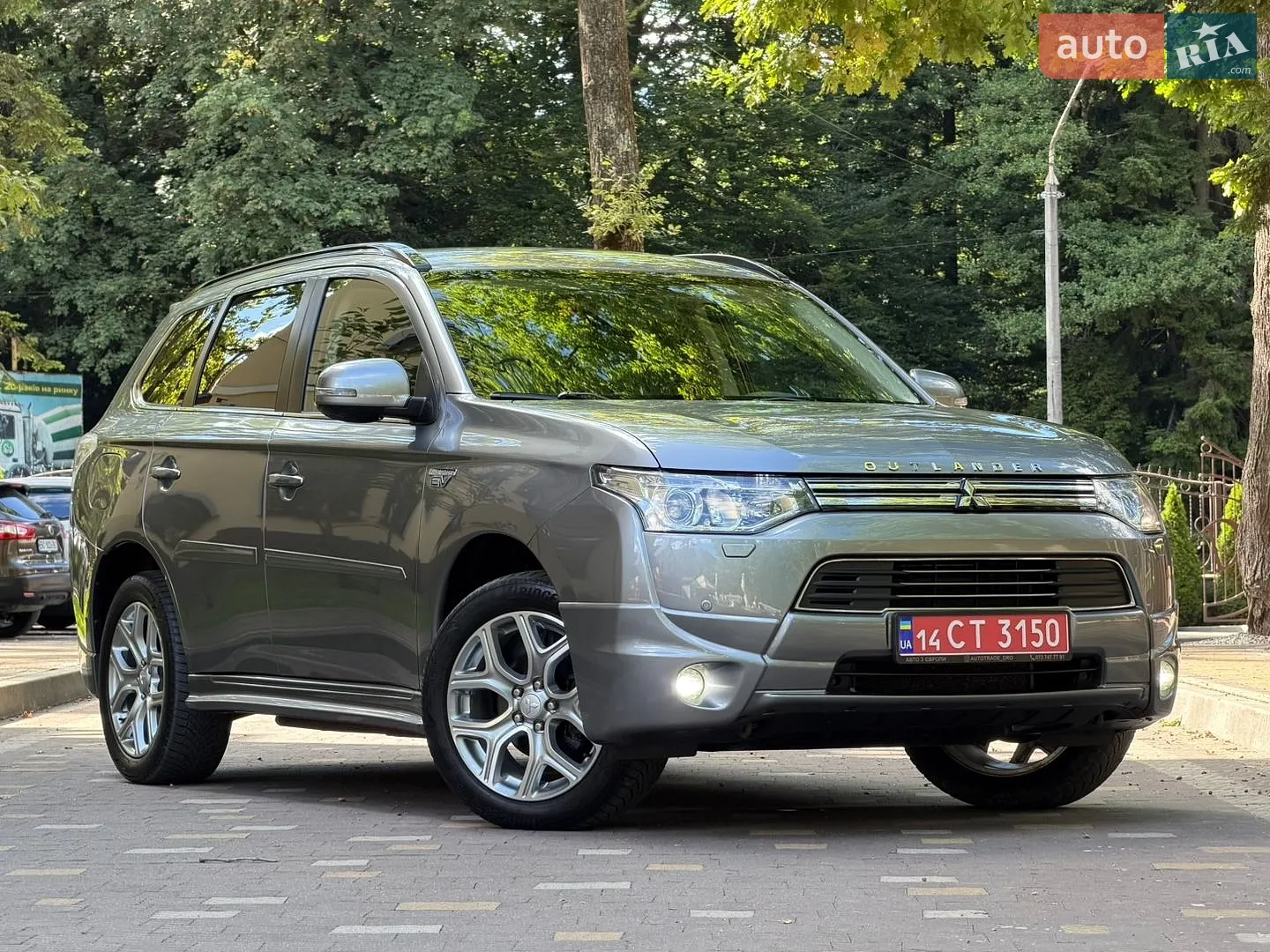 2014 Mitsubishi Outlander - мініатюра 2