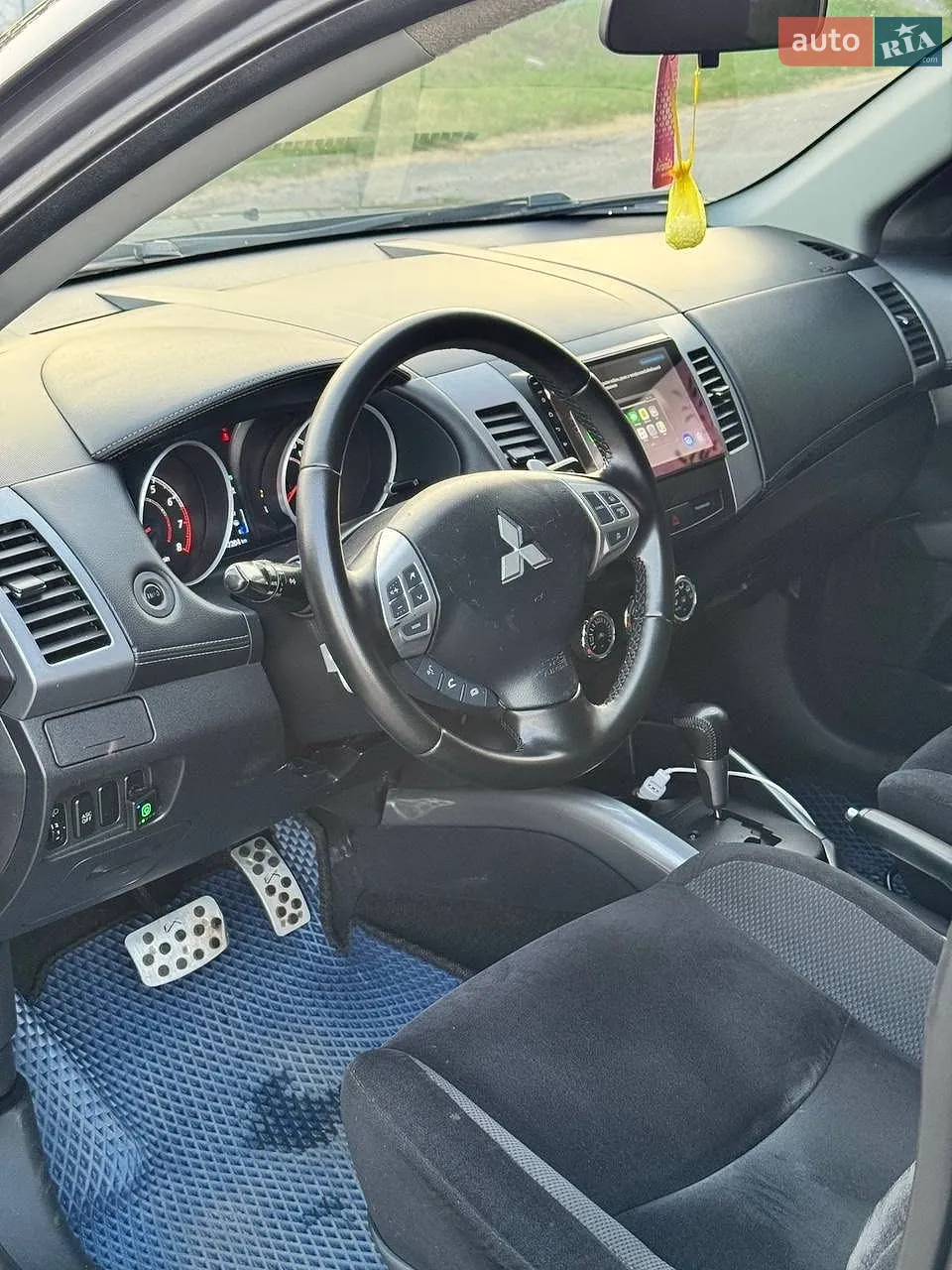2010 Mitsubishi Outlander - мініатюра 12