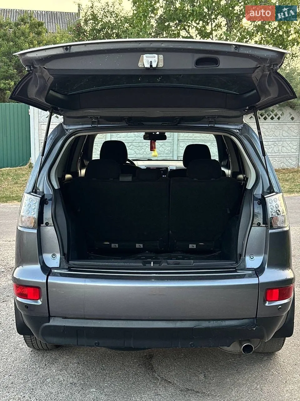 2010 Mitsubishi Outlander - мініатюра 16