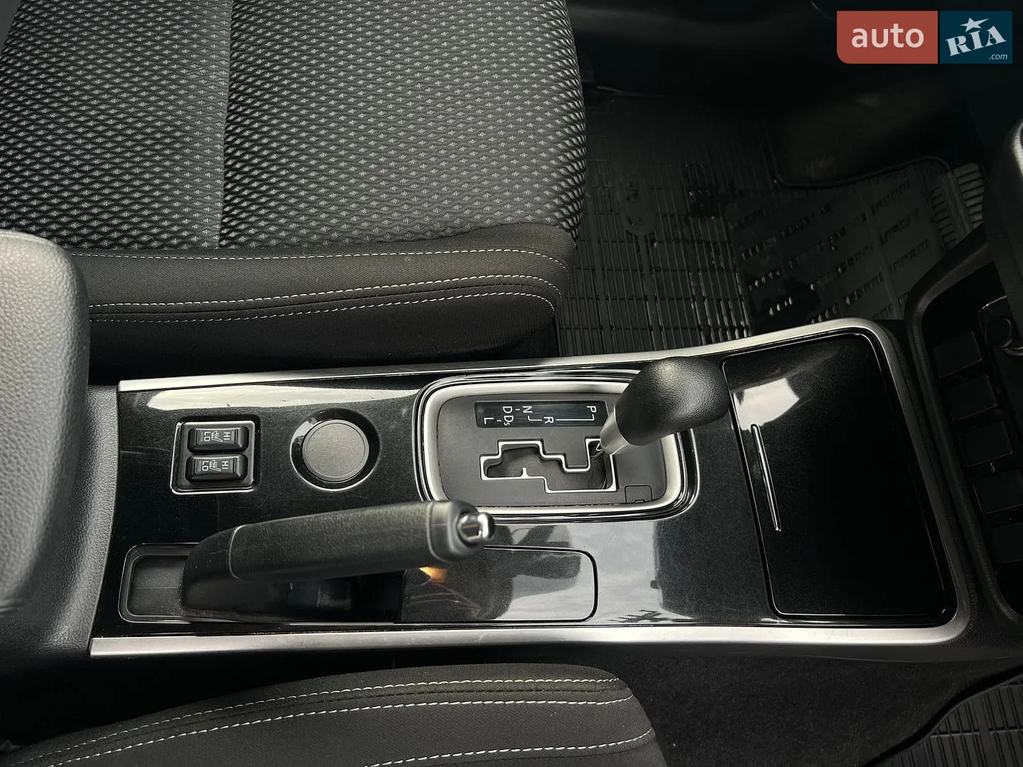 2017 Mitsubishi Outlander - мініатюра 11