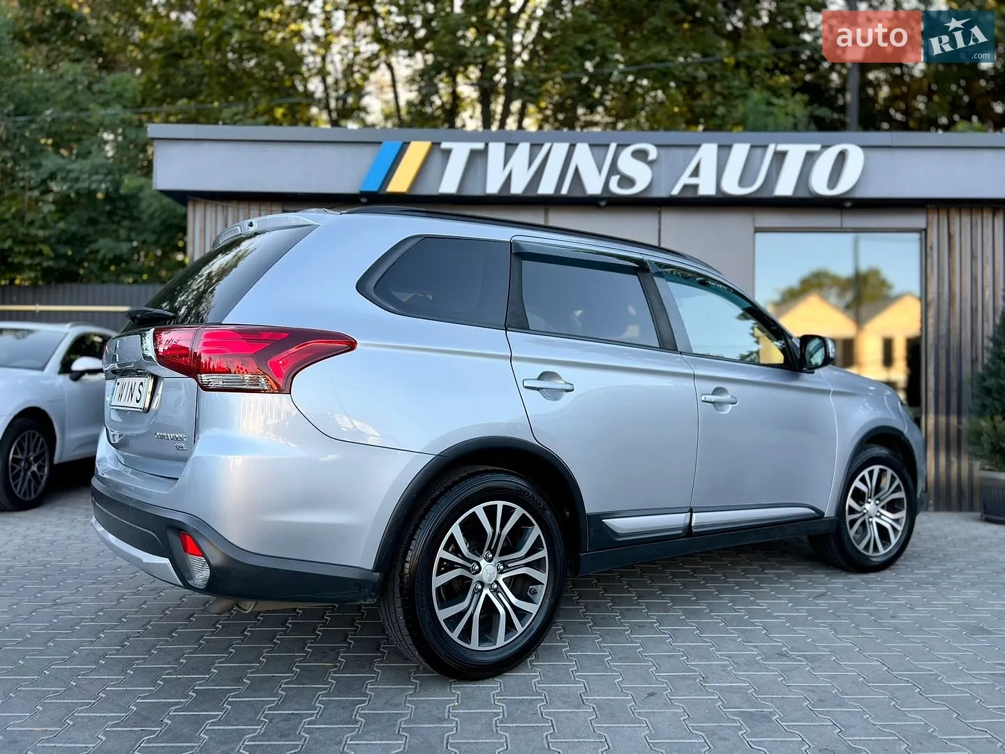 2016 Mitsubishi Outlander - мініатюра 19