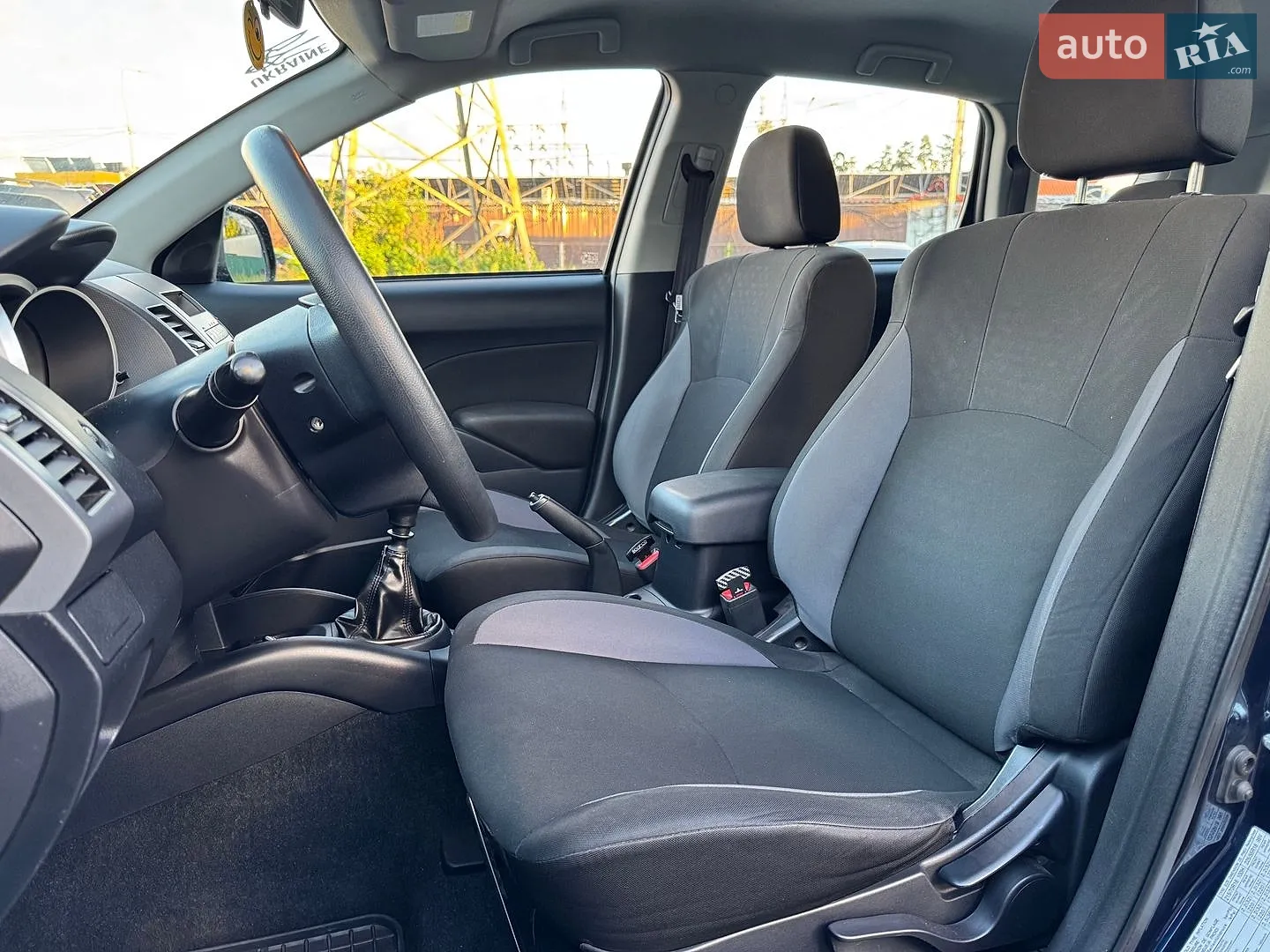2011 Mitsubishi Outlander - мініатюра 12