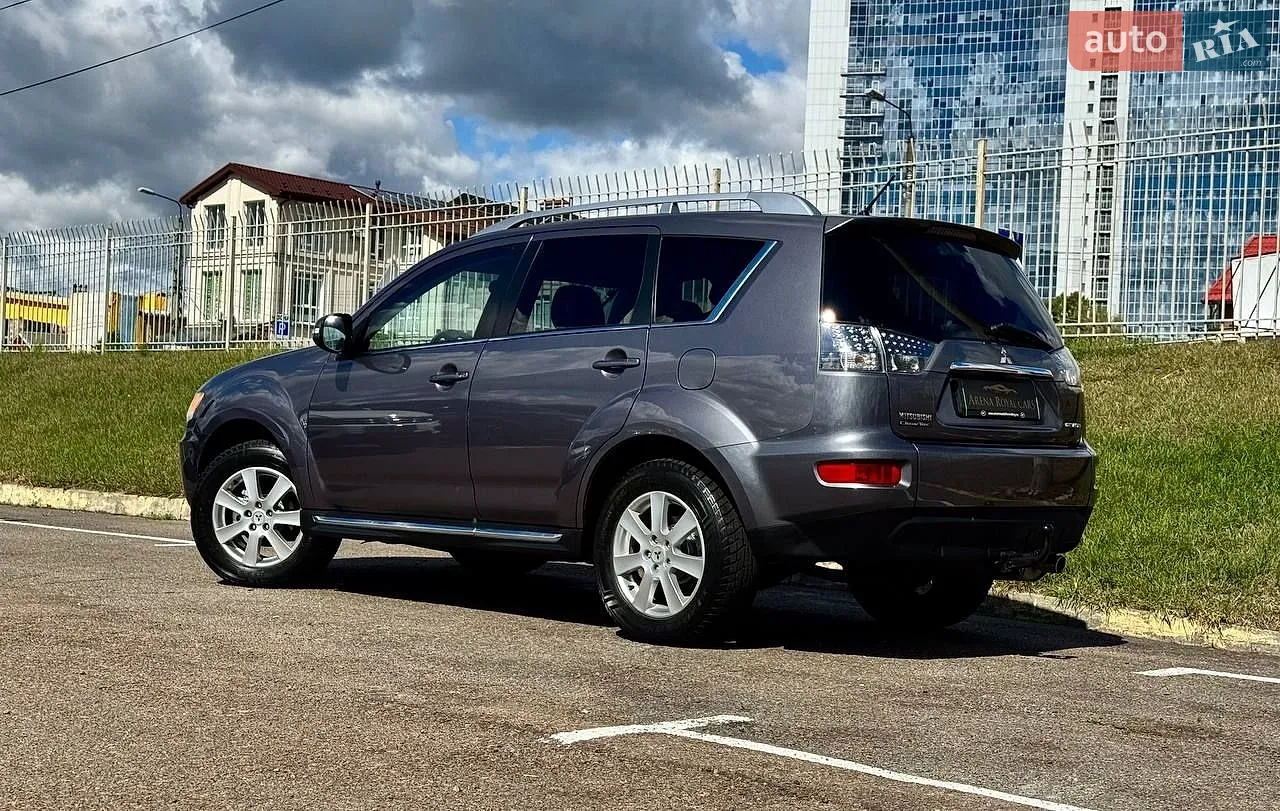 2010 Mitsubishi Outlander - мініатюра 9