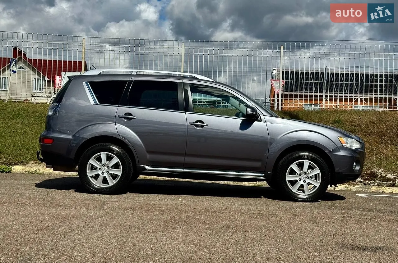 2010 Mitsubishi Outlander - мініатюра 16