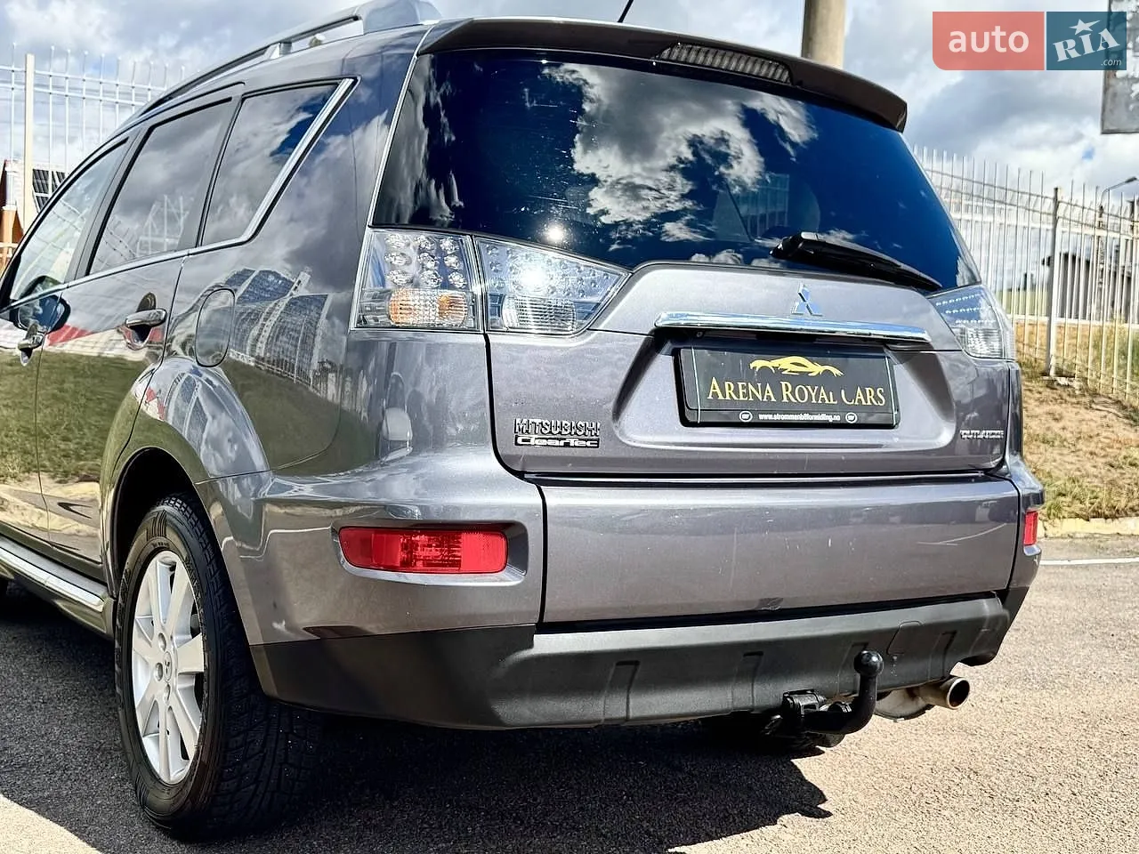 2010 Mitsubishi Outlander - мініатюра 12