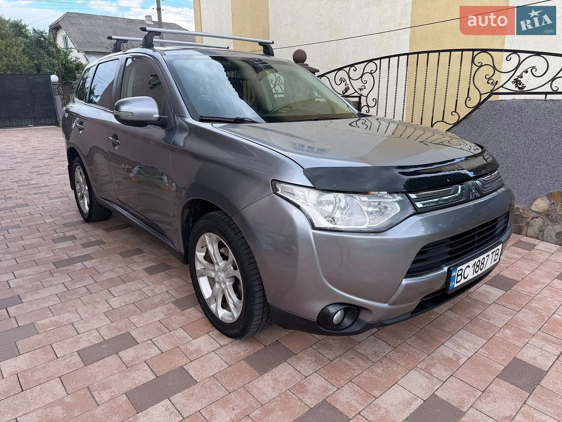 2013 Mitsubishi Outlander - фото 1