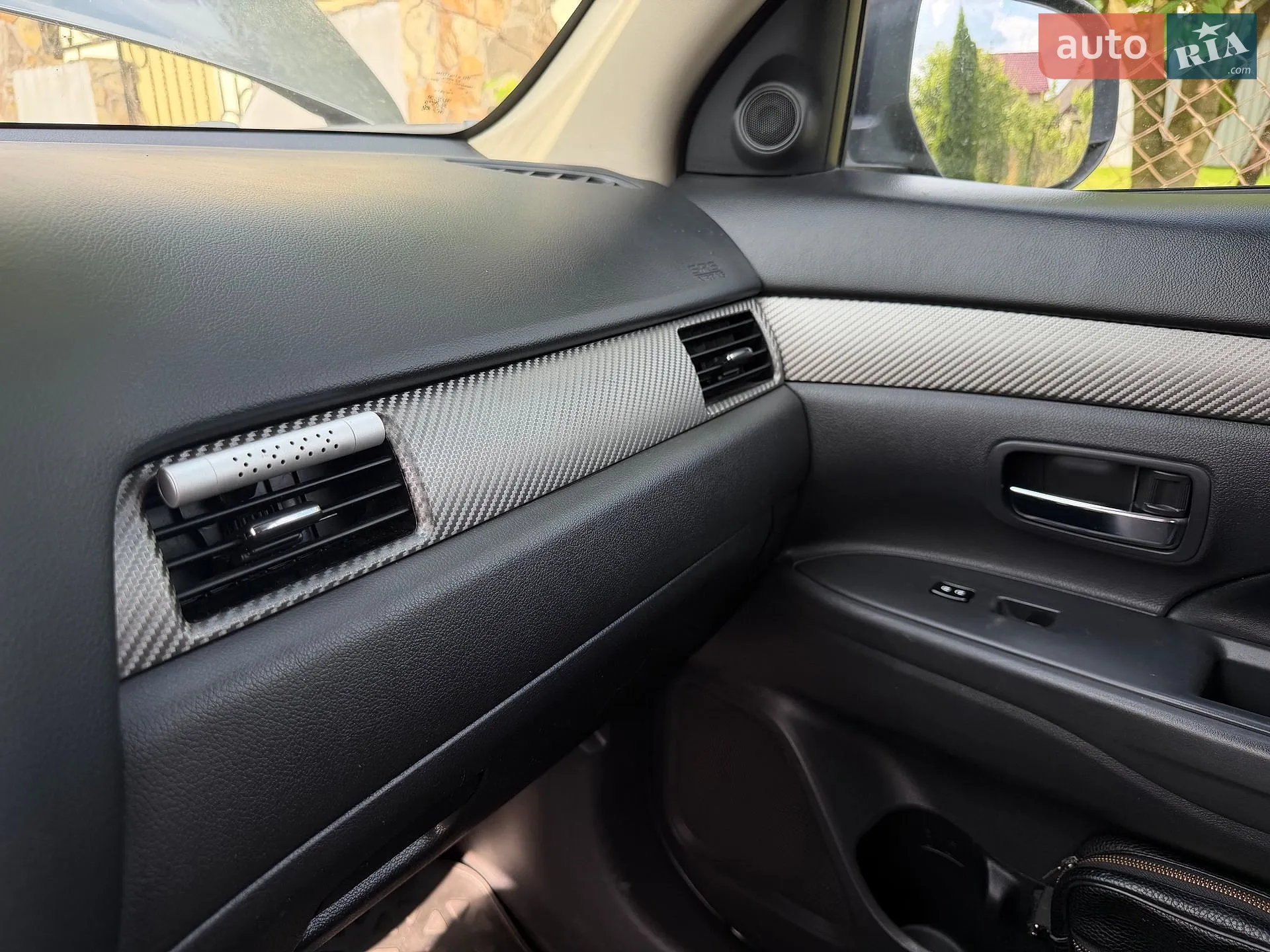 2013 Mitsubishi Outlander - мініатюра 12