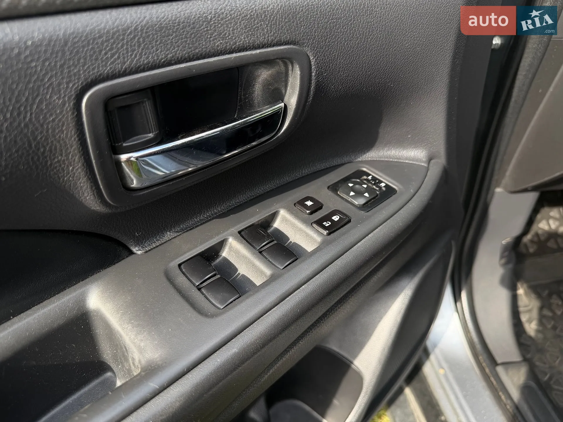 2013 Mitsubishi Outlander - мініатюра 22