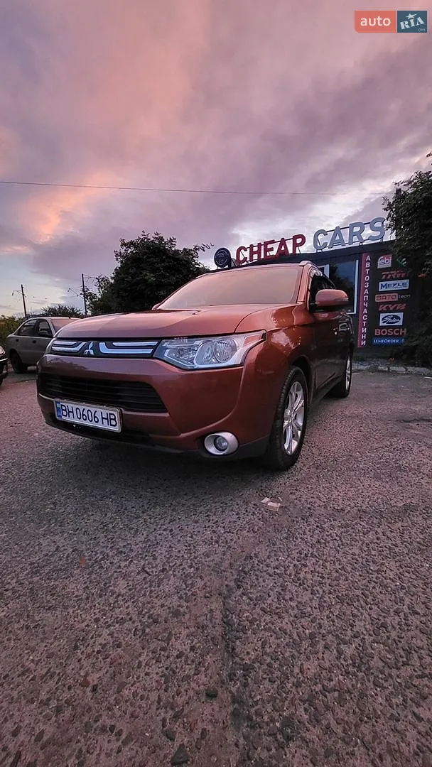 2013 Mitsubishi Outlander - мініатюра 2