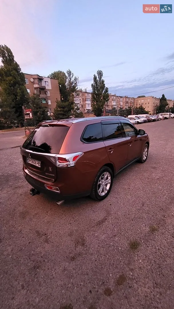2013 Mitsubishi Outlander - мініатюра 9