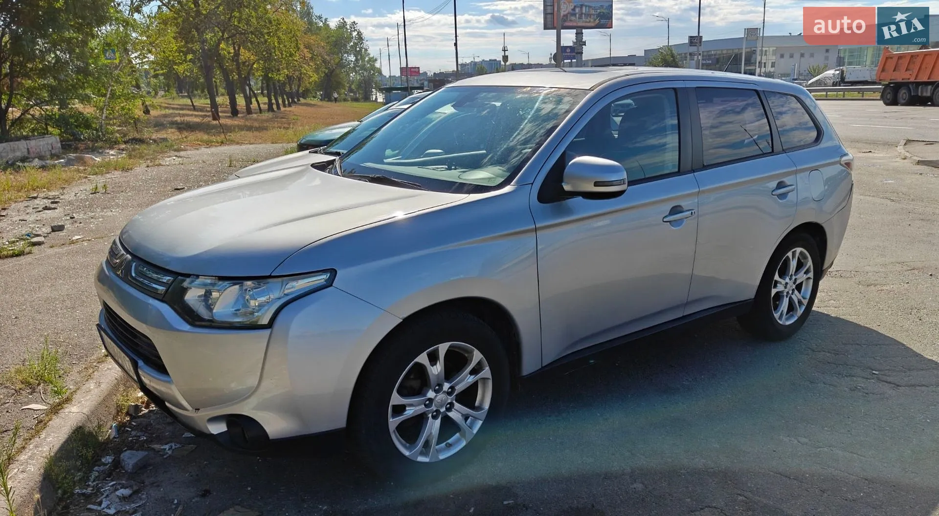 2013 Mitsubishi Outlander - фото 1