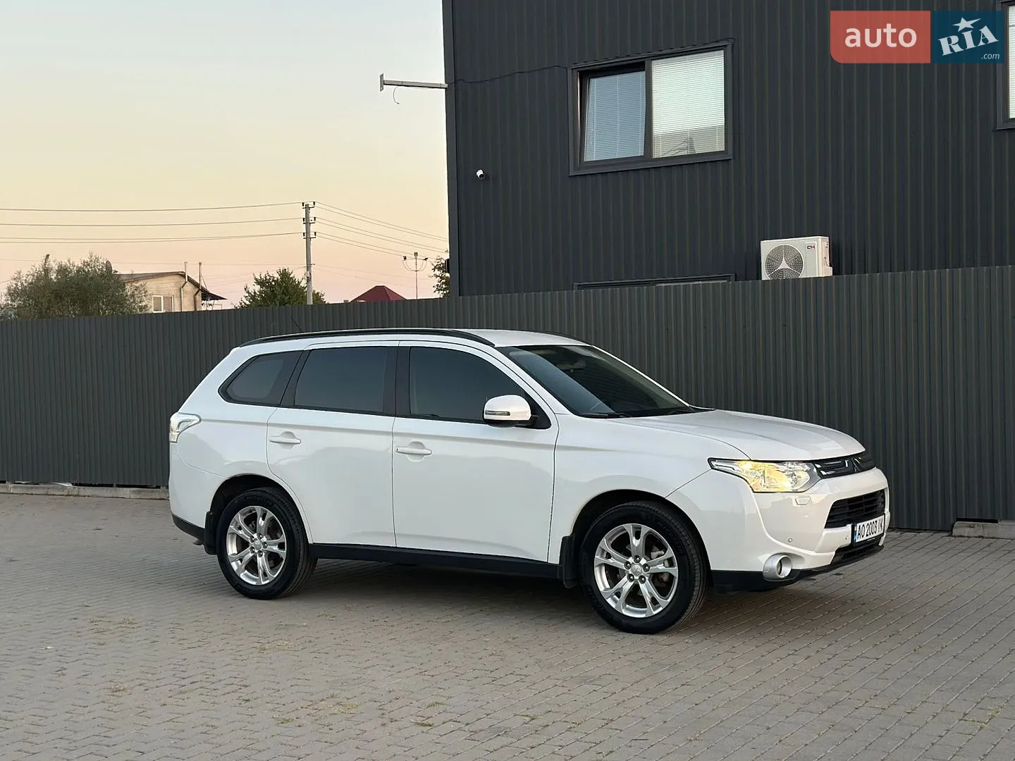 2013 Mitsubishi Outlander - мініатюра 8