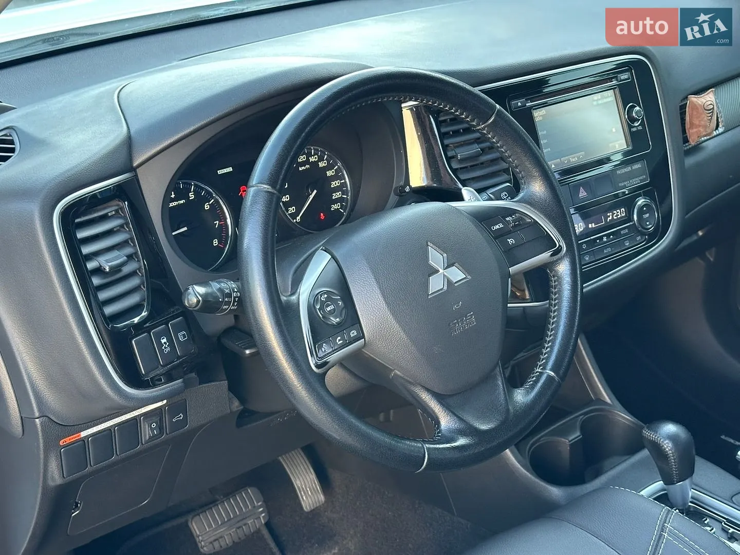 2013 Mitsubishi Outlander - мініатюра 15