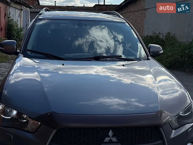 Mitsubishi Outlander 2012