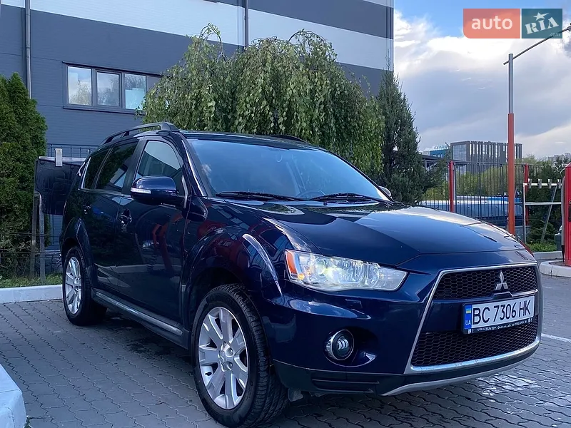 Mitsubishi Outlander 2011