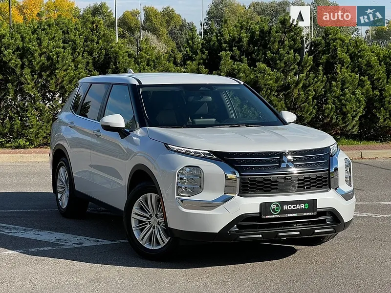 Mitsubishi Outlander 2024