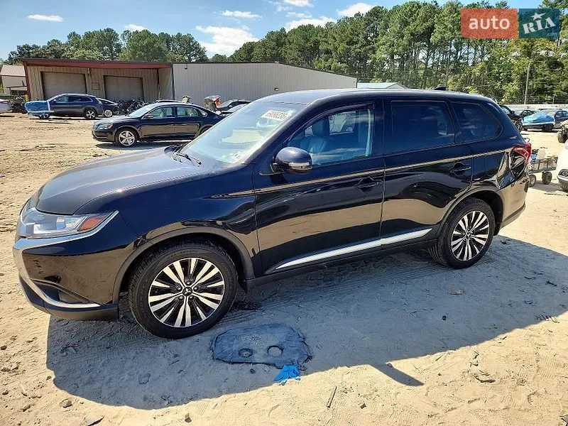 Mitsubishi Outlander 2020