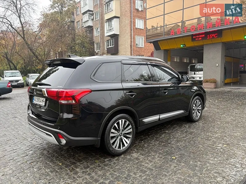 Mitsubishi Outlander