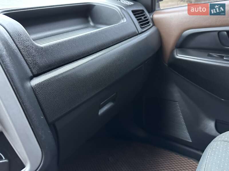 Позашляховик / Кросовер Mitsubishi Pajero Pinin 2002 в Миргороді