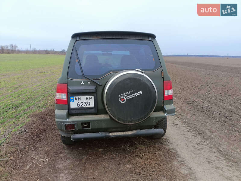Позашляховик / Кросовер Mitsubishi Pajero Pinin 2005 в Корнині