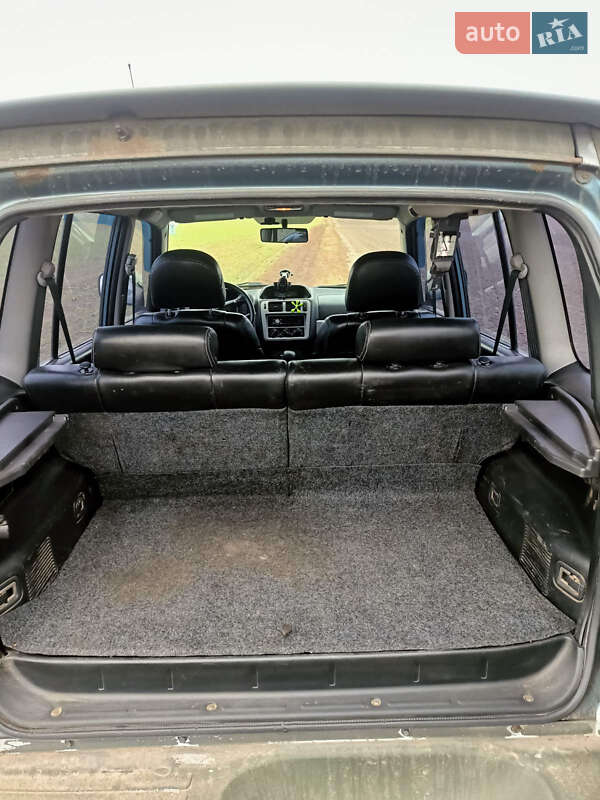 Позашляховик / Кросовер Mitsubishi Pajero Pinin 2005 в Корнині