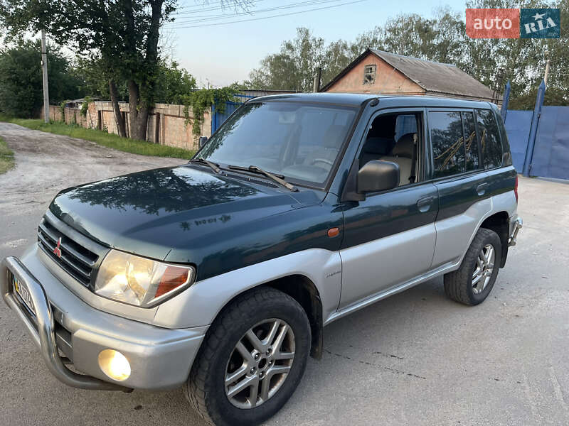 Позашляховик / Кросовер Mitsubishi Pajero Pinin 2002 в 