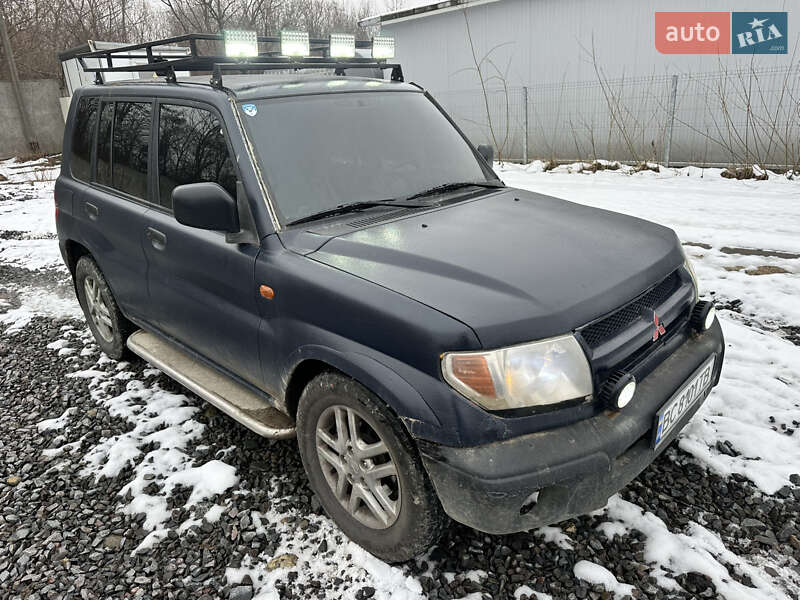 Внедорожник / Кроссовер Mitsubishi Pajero Pinin 2001 в 
