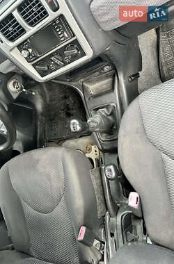 Внедорожник / Кроссовер Mitsubishi Pajero Pinin 2001 в 